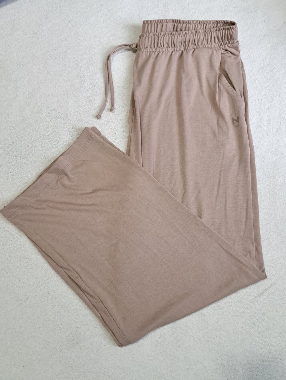 Natori Lounge Pants Size Large Taupe PJ Pants Casual Neutral Relaxed Flowy Light - Picture 2 of 12